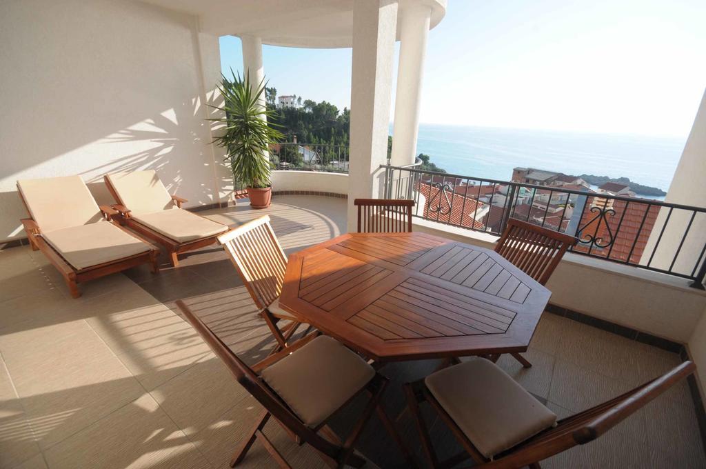 Apartments Leut Sveti Stefan Buitenkant foto