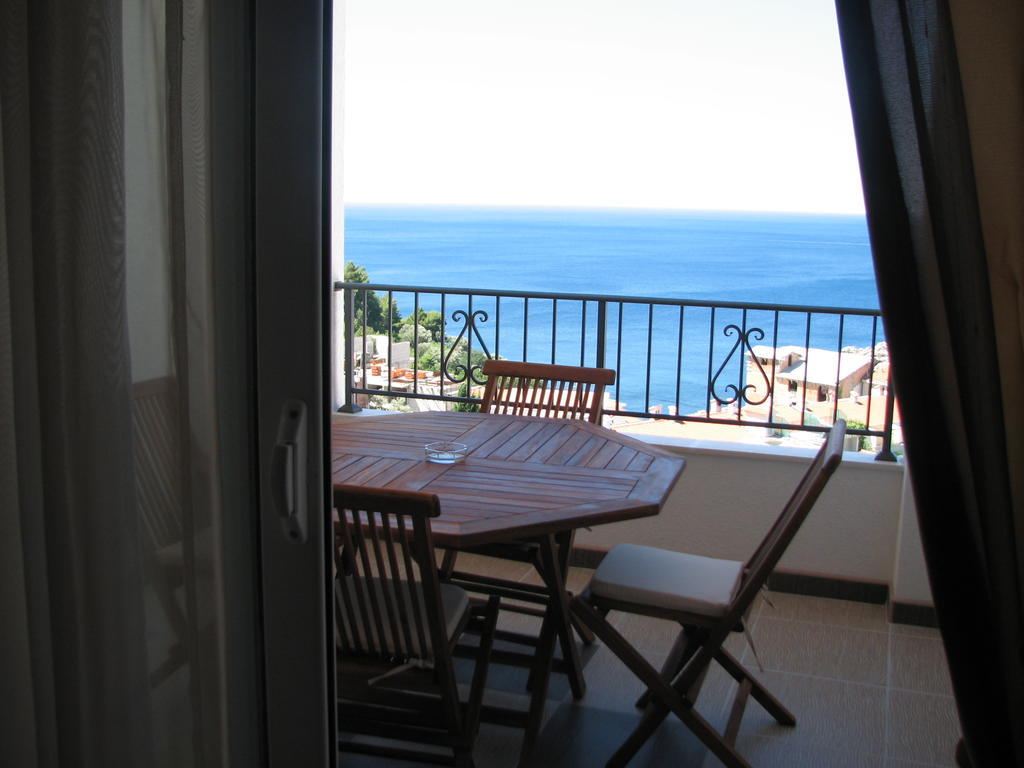 Apartments Leut Sveti Stefan Kamer foto