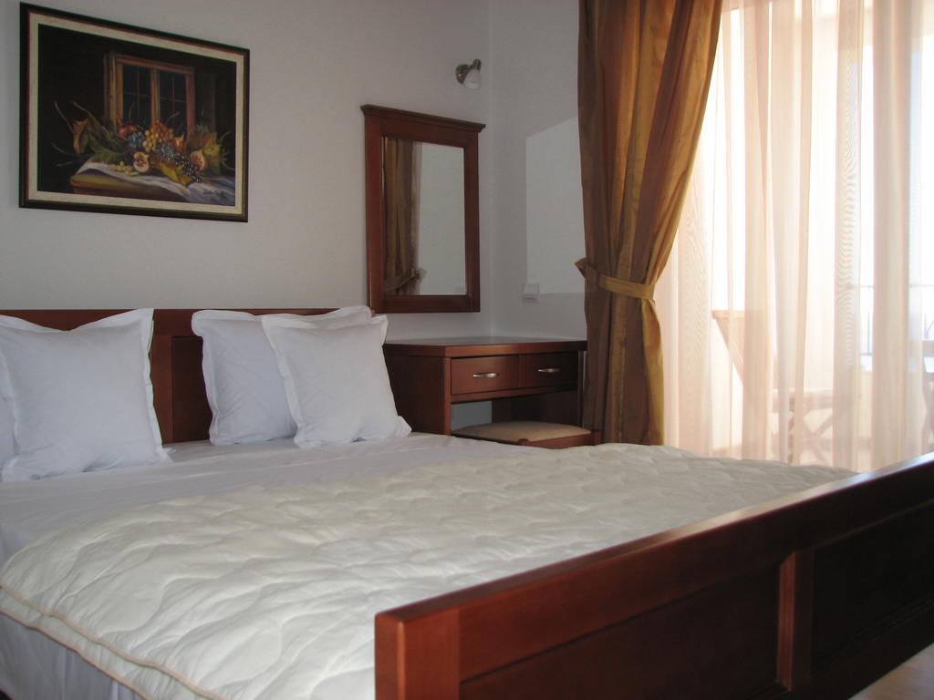 Apartments Leut Sveti Stefan Kamer foto